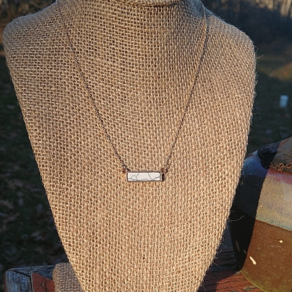 NEW Gold Howlite‎ Bar Necklace - Picture 4 of 8